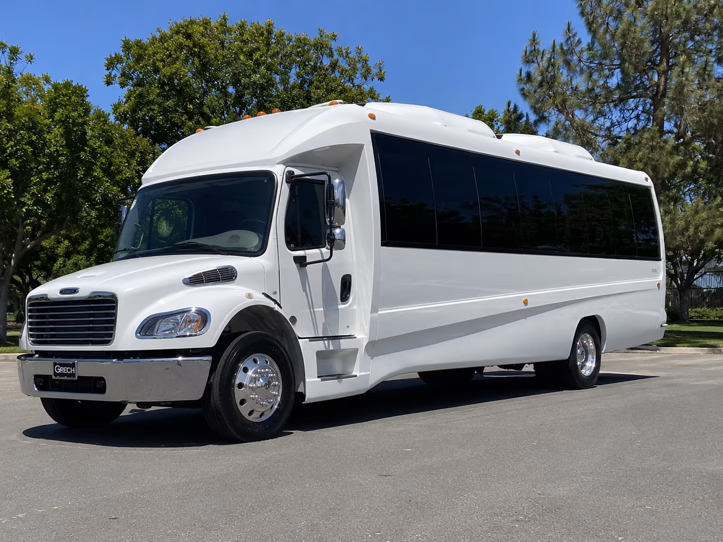 Midland Birthday, Sweet 16, & Quinceañera Transportation onboard seating