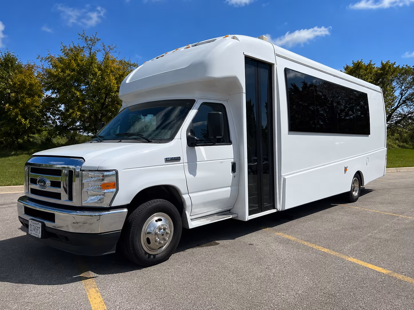 Midland Winery Tour & Pub Crawl Transportation party bus exterior